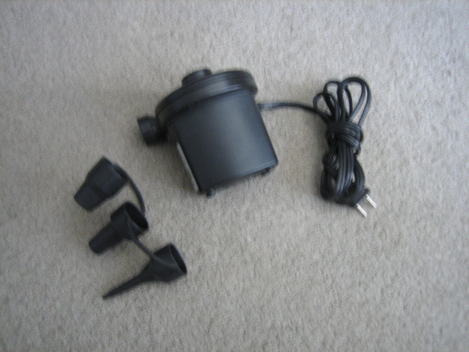 Etekcity 120V Universal Quick Fill AC Electric Air Pump W/Nozzles Bed Mattress gallery