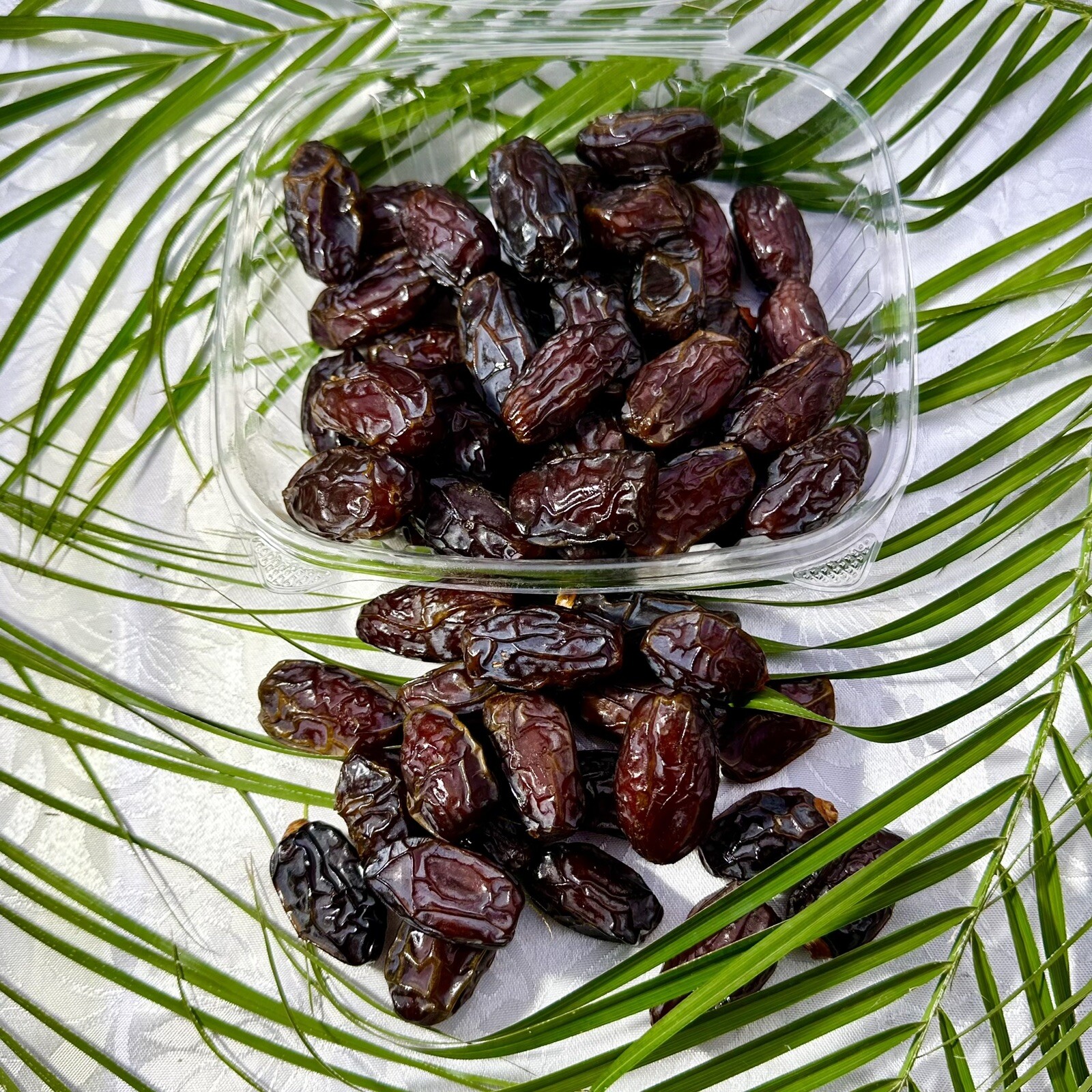 3 LB MEDJOOL DATES. FRESH CALIFORNIA DATES. SHIPPING FAST FREE. GROWN NATURALLY gallery