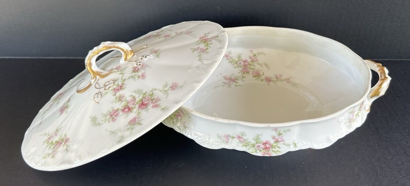 Haviland Limoges Oval Vegetable Serving Dish With Lid Schleiger 151 Pink Flowers gallery