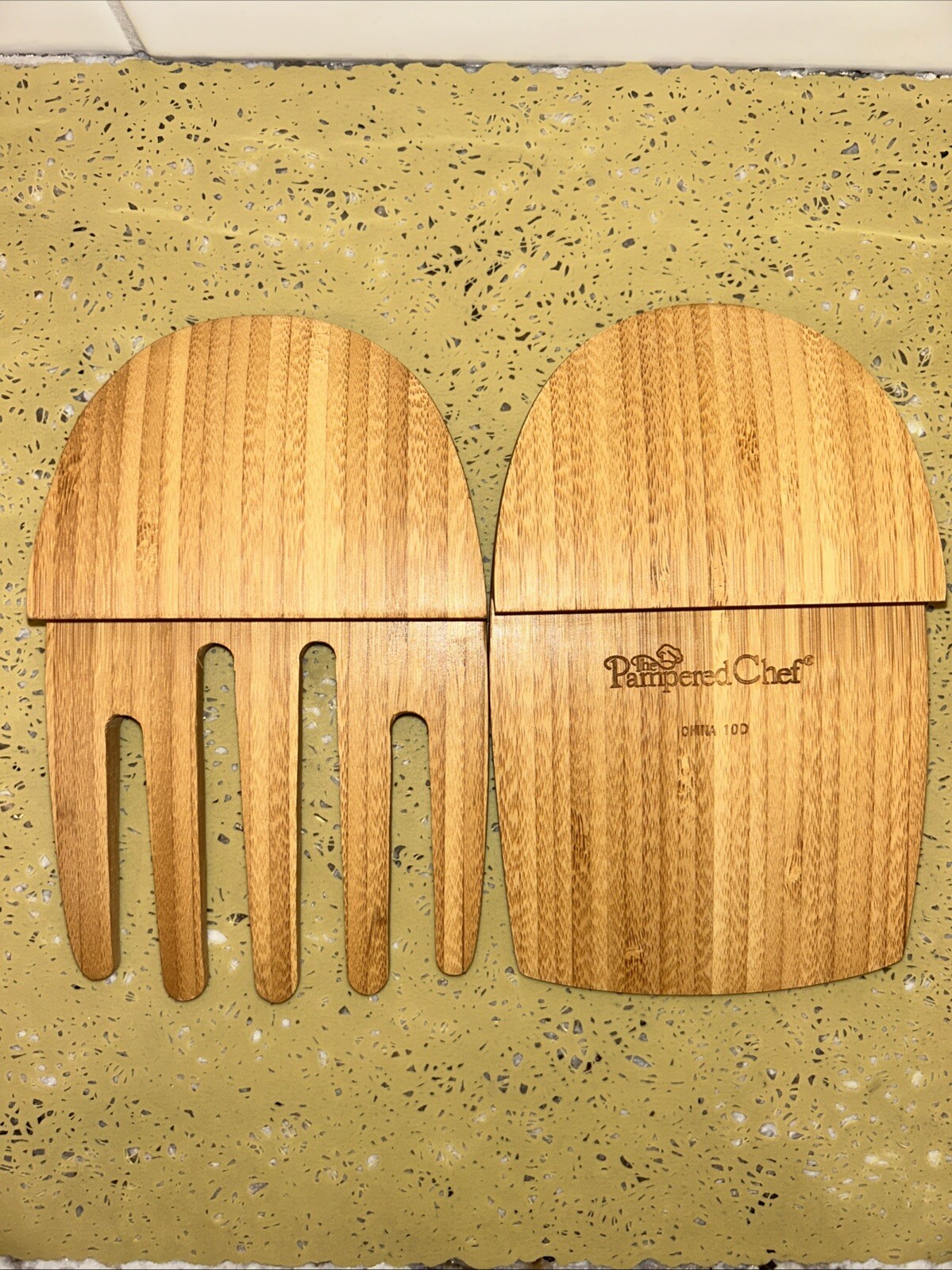 Pampered Chef Bamboo Salad Claws #2288 Retired Server Fork Spoon Serving gallery