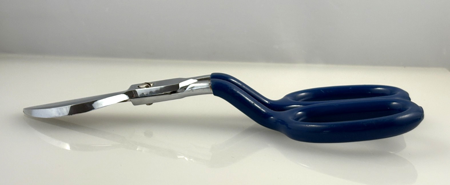Heritage Cutlery 7'' Duckbill Napping Shear with Ambidextrous Handles - 548DR gallery