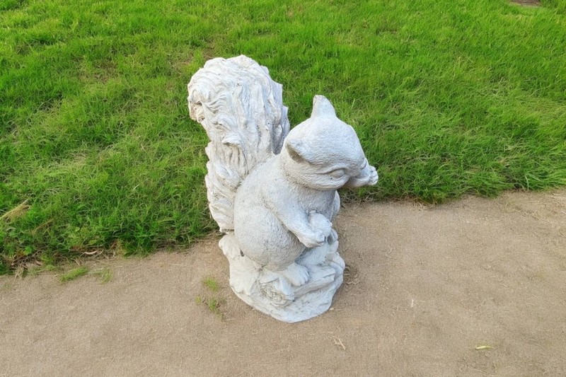 Concrete Squirrel Statue Garden Decor Yard Figurine Outdoor Animal Sculpture gallery