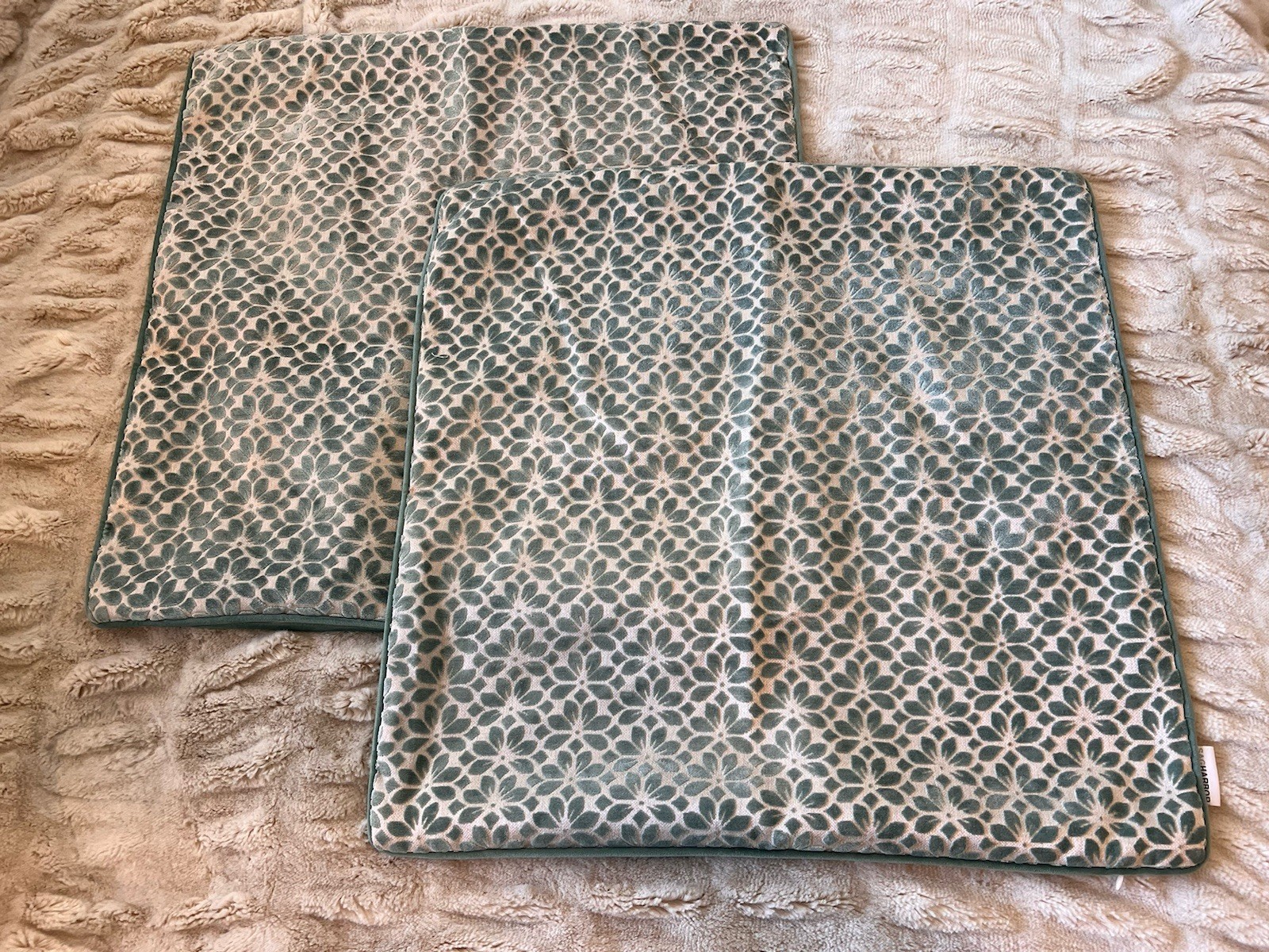 SAG HARBOR PILLOW COVER PAIR 24” SQUARES VELVET FLORAL SEA FOAM GREEN gallery