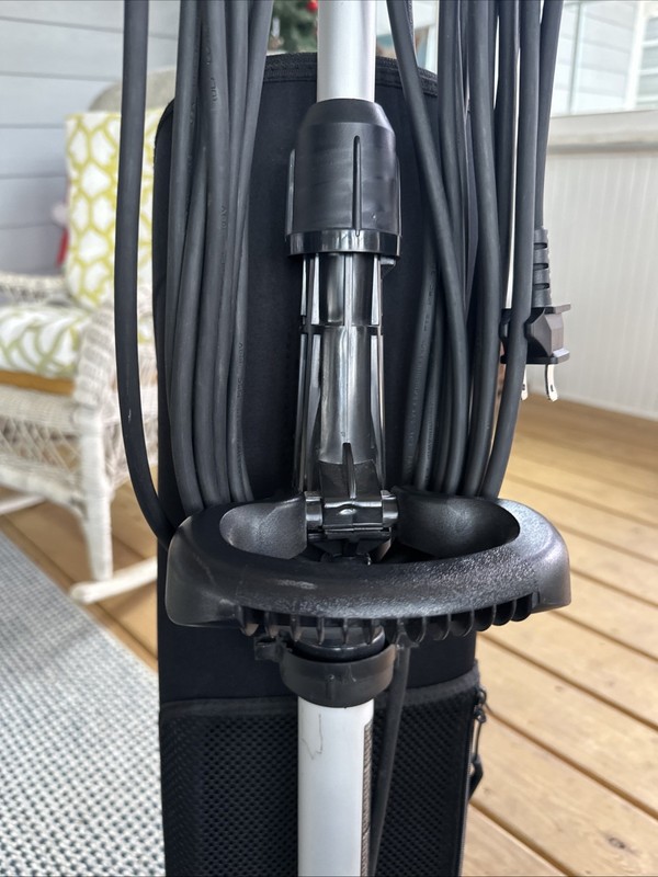 Oreck Elevate Command UK30200PC Bagged Upright Vacuum Lightweight - Works Great gallery