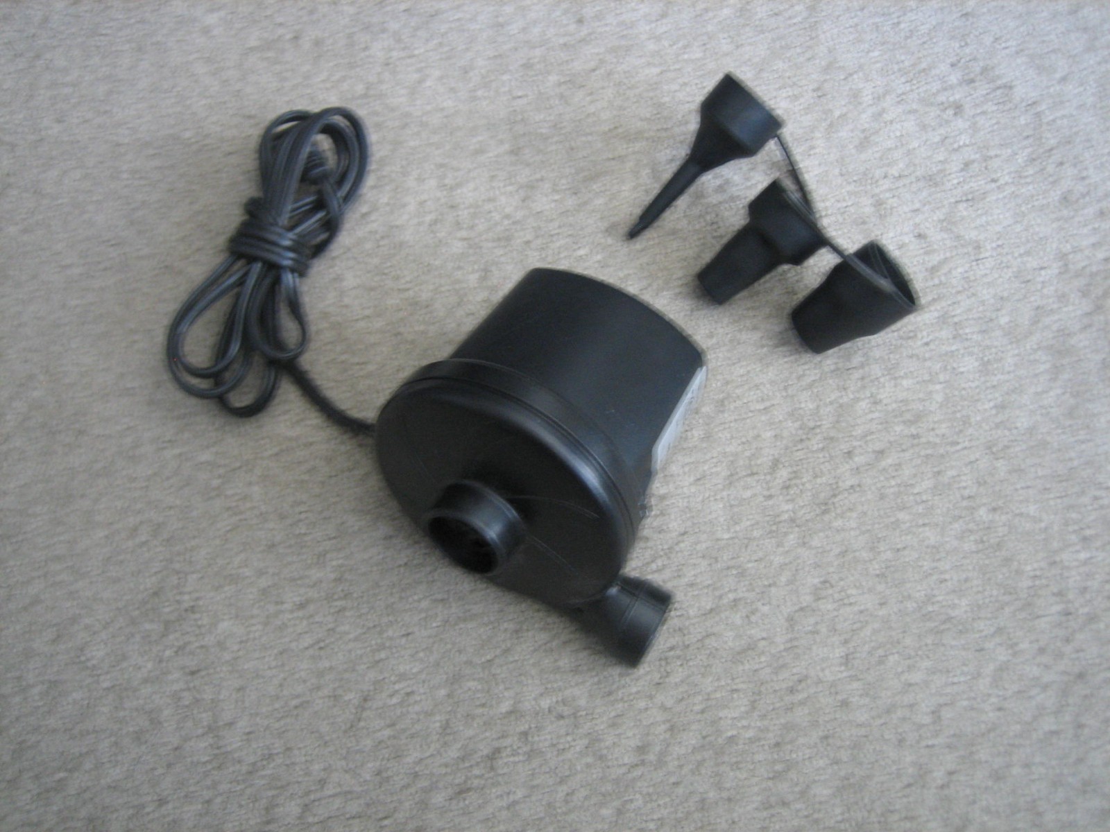 Etekcity 120V Universal Quick Fill AC Electric Air Pump W/Nozzles Bed Mattress gallery