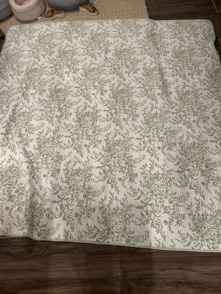 Laura Ashley-Queen Quilt Set, Reversible Cotton Bedding with Matching Shams,
