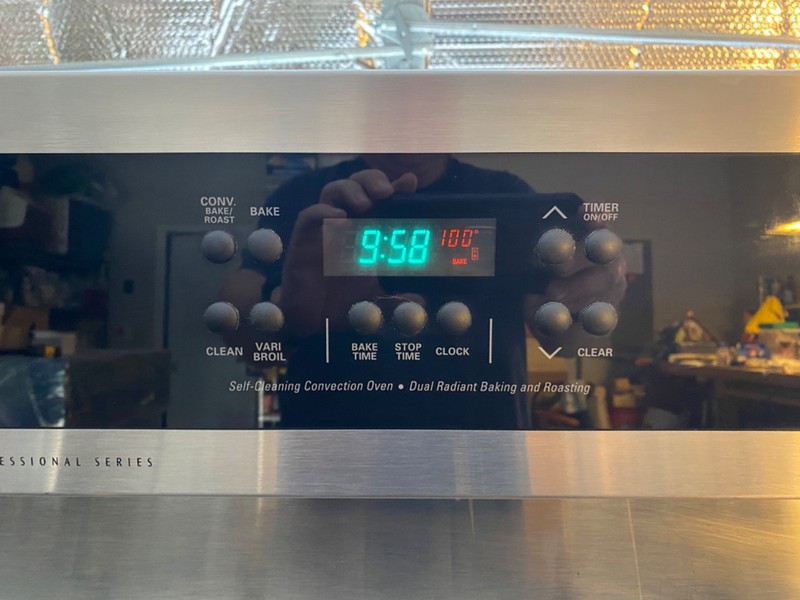 Frigidaire Pro 40" Dual Fuel Range - Double Oven/5 Burner - Excellent Condition! gallery