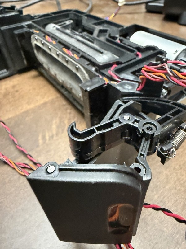 IRobot Roomba Cleaning Head With Module Motor e5 e6 i3 i4 i5 i6 i7 i8 J7 Parts gallery