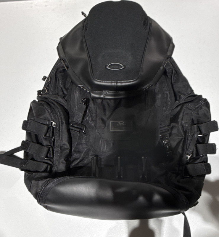 Oakley Black Hiking Backpack Zip Buckle Closure Padded External Pockets