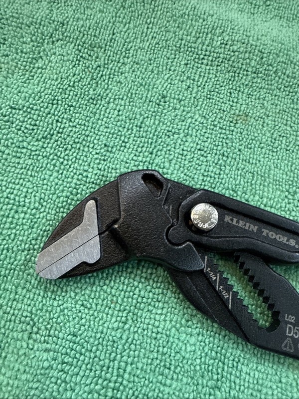 Klein Tools D531-7 Quick-Adjust Klaw 7" Pump Pliers gallery