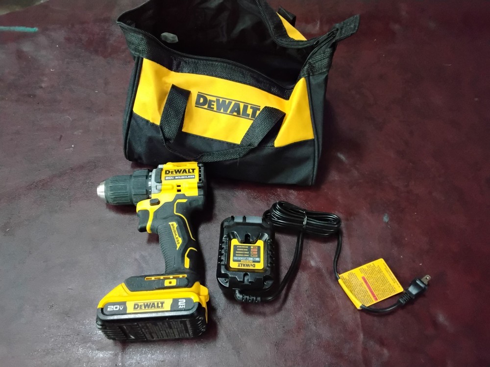 DEWALT DCD794 ATOMIC 20V MAX 1/2" 2-Speed Brushless Cordless Drill Driver kit