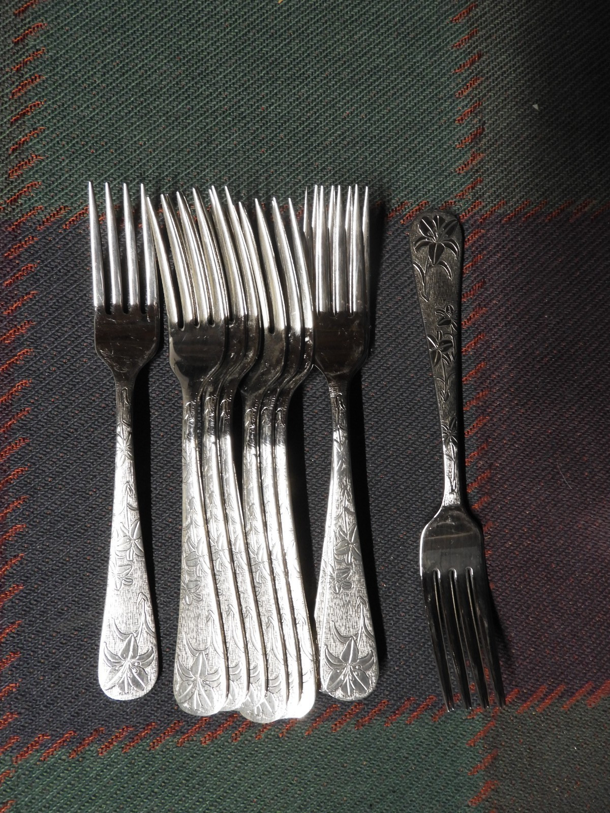 12- Liberty Tabletop - Salad Forks - 7 inch - American Garden Pattern - NEW 2nd gallery