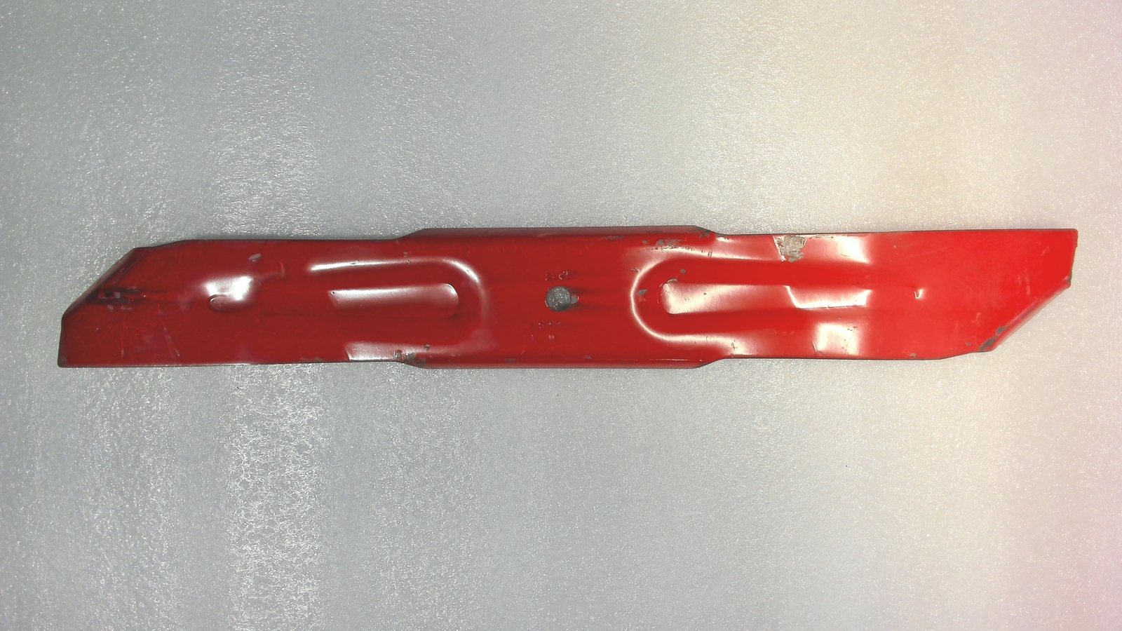 94-015 Oregon Blade 18" 7/16" center hole 2-5/8" width in center gallery
