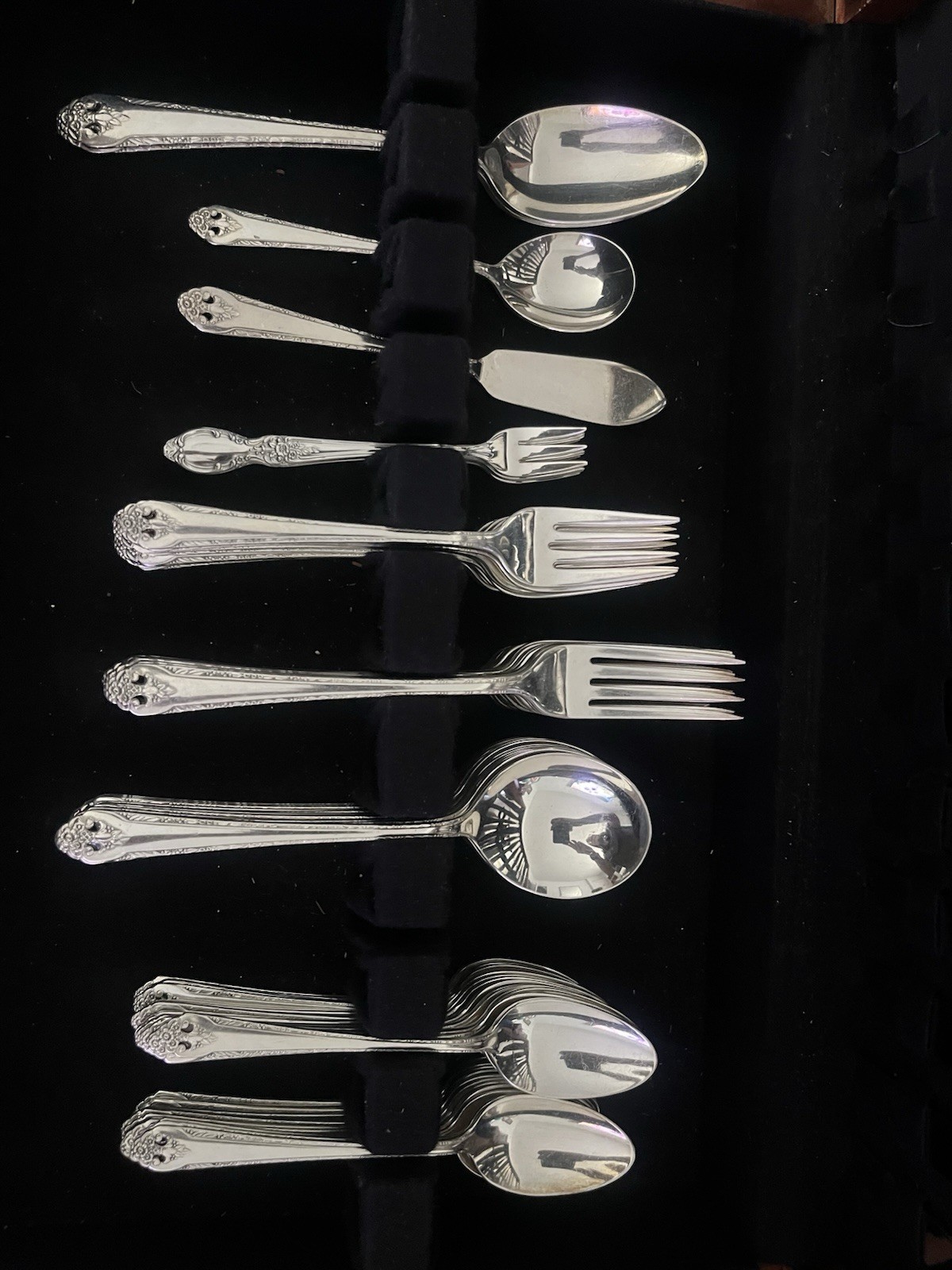 Holmes & Edwards Silverplate Flatware Set 87pc Service for 8 Floral w/ Case gallery