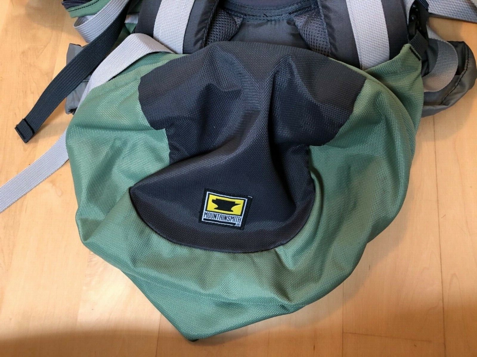 MOUTAIN SMITH- Laurel – Womens  Internal Frame Back Pack