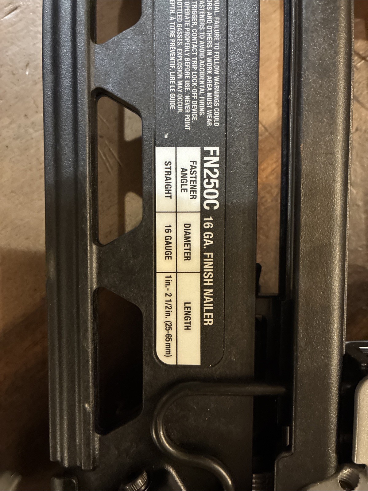 NICE PORTER CABLE FN250C 16-GAUGE FINISH NAILER IN CASE gallery