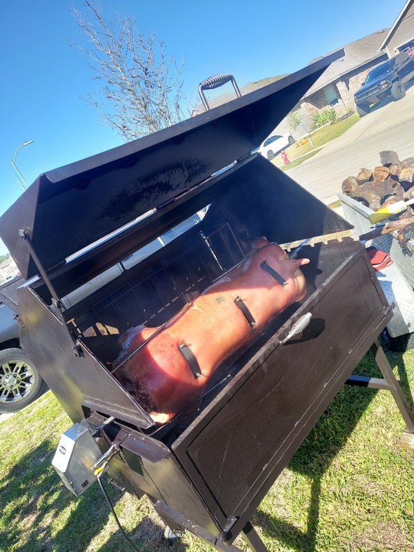 Hole Pig Grill gallery