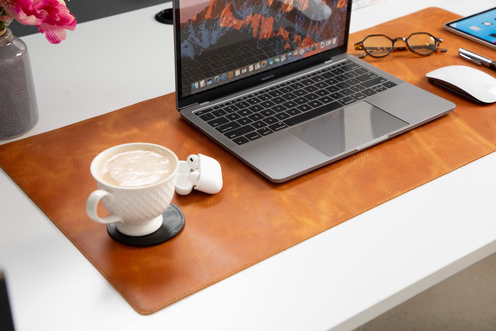 Natural Leather Desk Mat (91 cm x 48 cm) gallery