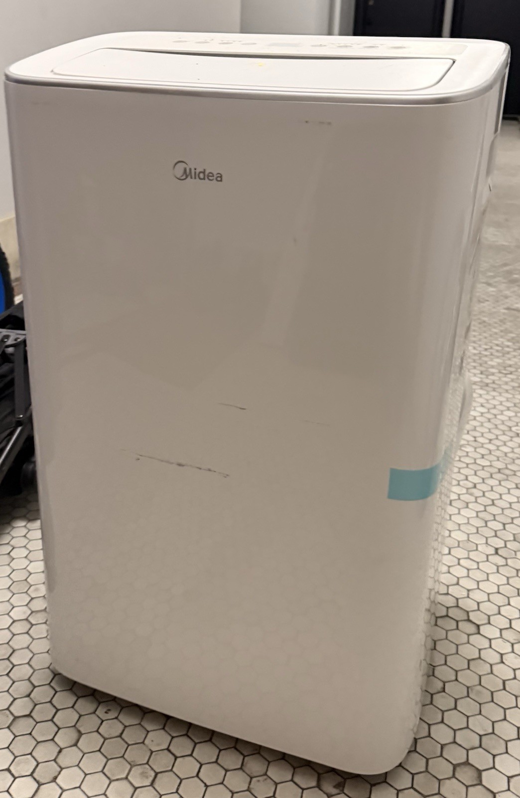 Aire acondicionado portátil Midea SmartCool de 8000 BTU, gallery