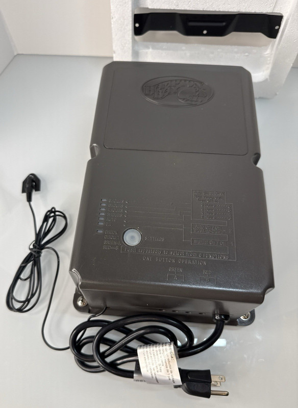 Hampton Bay 600W Low-Voltage Landscape Lighting Transformer timer Photocell NEW gallery