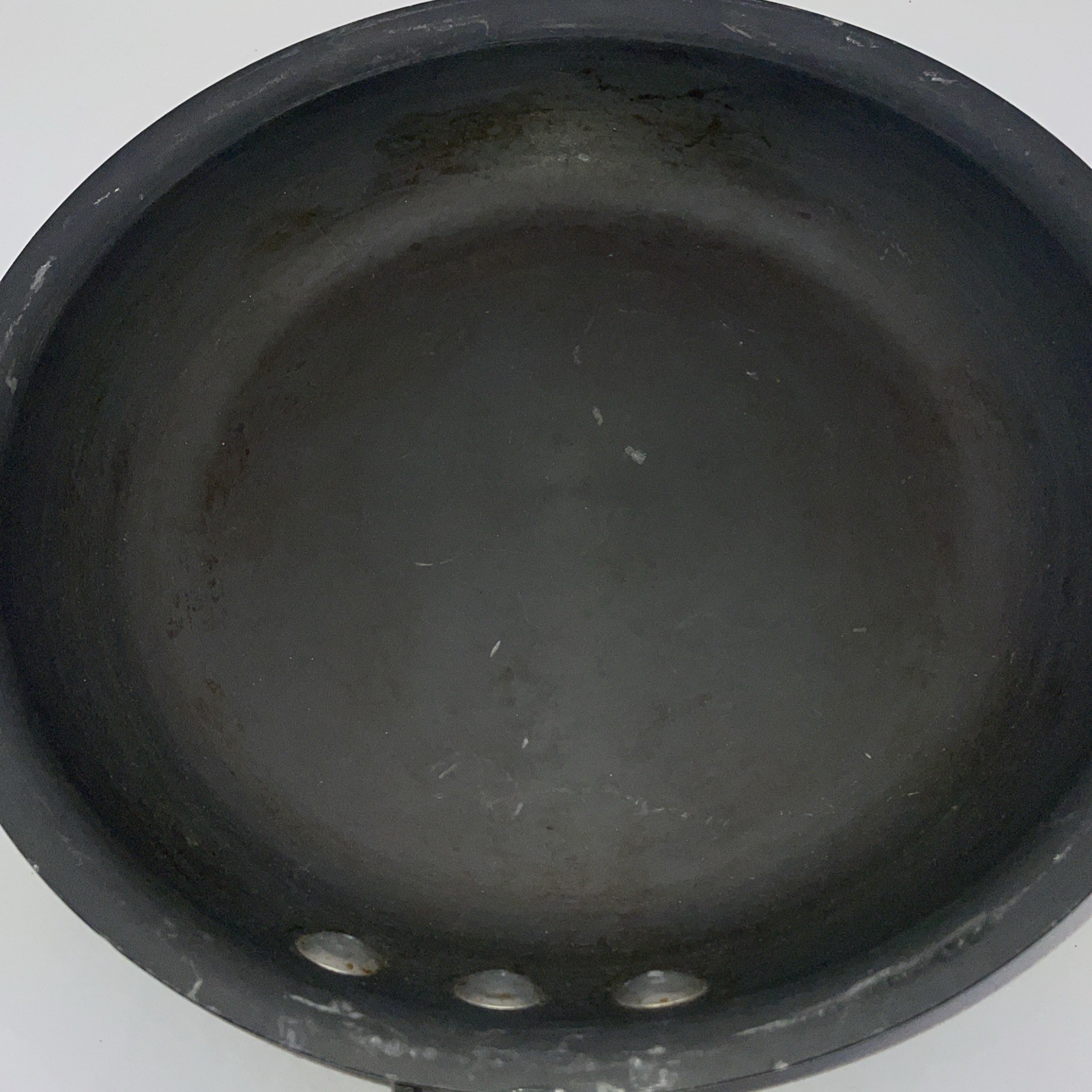 Calphalon Classic 10 in. Non Stick Skillet. 1390 Used See Pics No Lid gallery