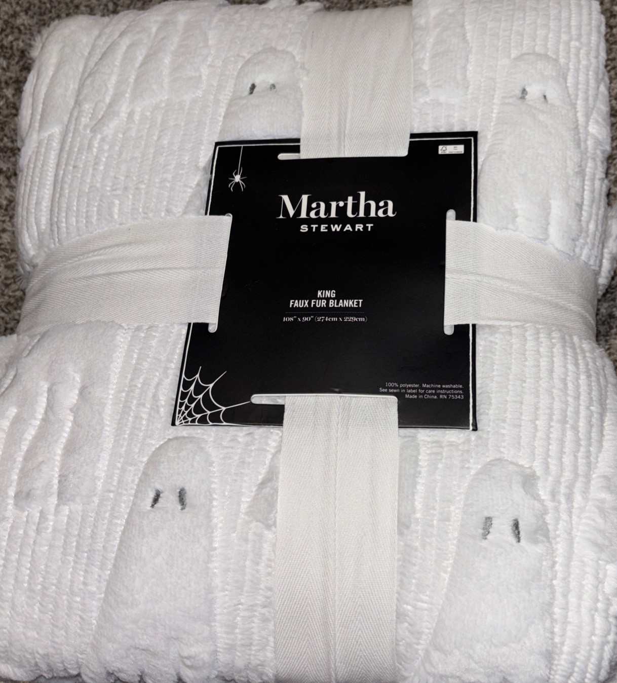 Halloween MARTHA STEWART White Cozy Plush KING Faux Fur Ghost Blanket - New gallery