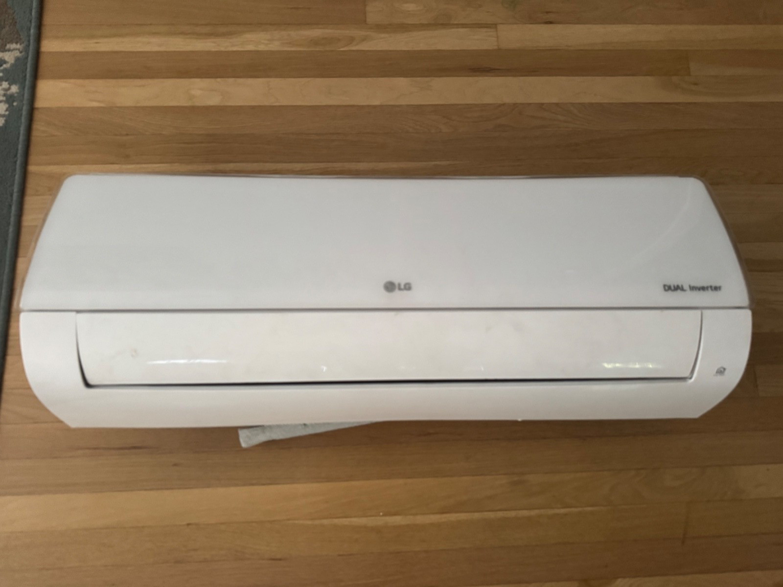 Mini Split 9,000 BTU R410A LG Wall Mount, LSN090HSV5 gallery