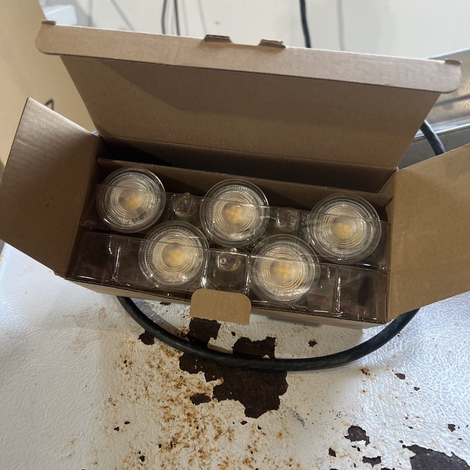 Mastery Mart Led Light Bulbs 5.5w 5000k Daylight 500 Lumens 8 Pack NEW gallery