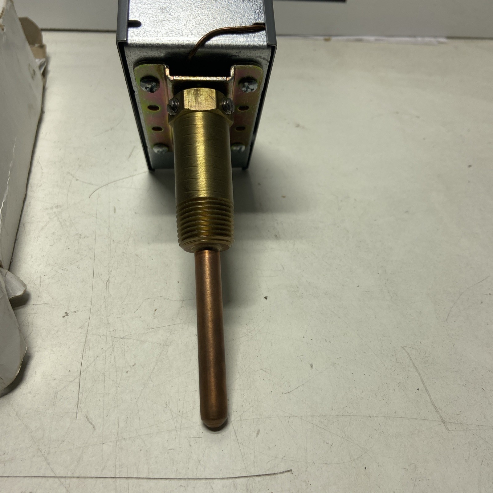 Johnson Controls A19abc-11C Line Voltage Mechanical Thermostat, Heat Only, 100 gallery