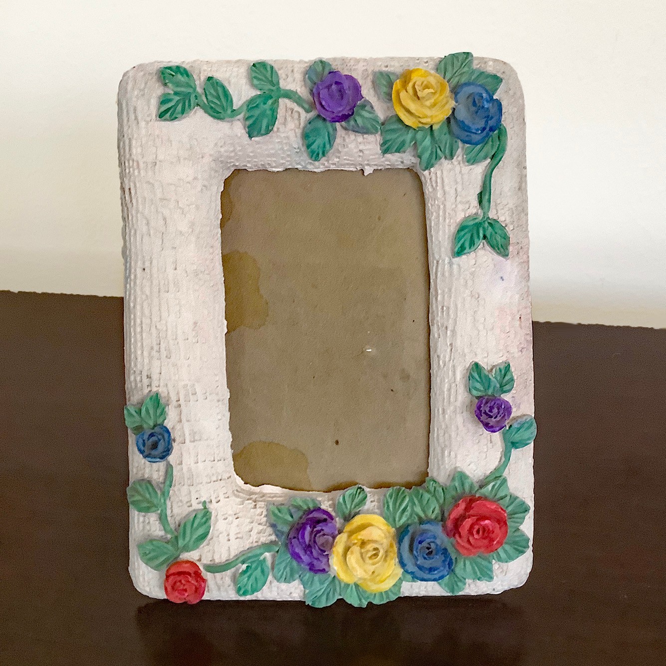 Ecru Resin 2 x 3" Photo Frame with 3D Carved Roses - Portrait or Landscape gallery