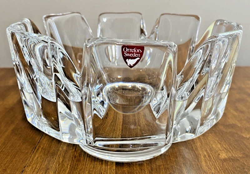 Vintage Orrefors Signed Lars Hellsten Heavy Scandinavian Crystal Corona 8" Bowl gallery