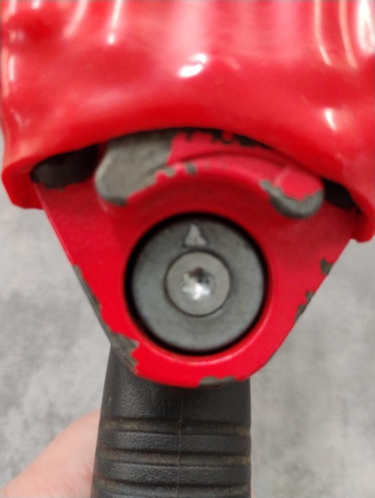 Snap-On Tools MG31 3/8” Drive Pneumatic Air Impact Wrench (PD2102123) gallery