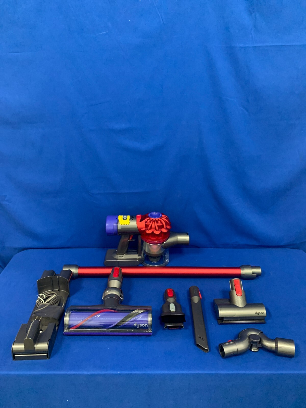 Dyson V8 Motorhead Origin Codless Stick Vacuum Cleaner - Red gallery
