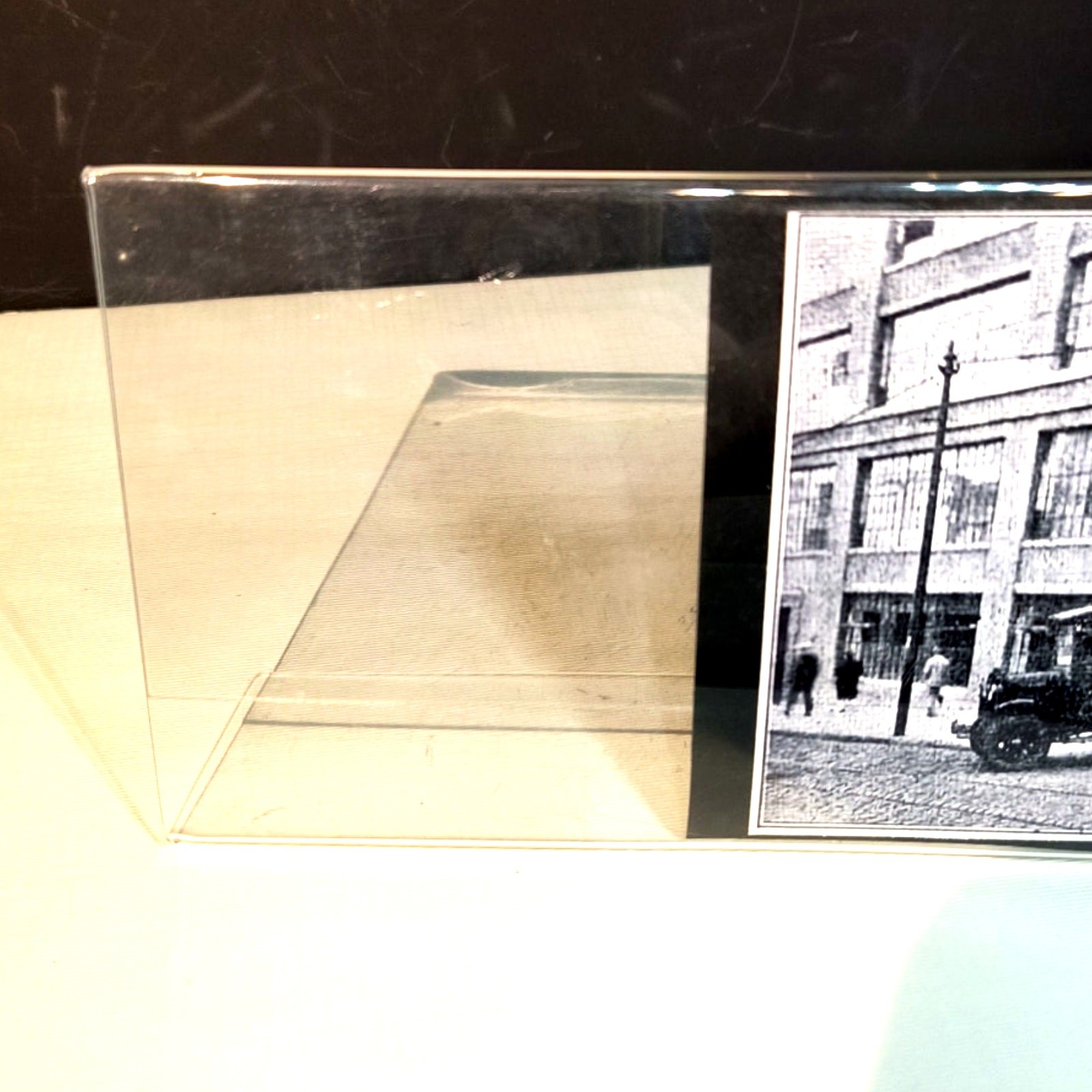 1151. Minimalist Picture Frame Plastic Angled gallery
