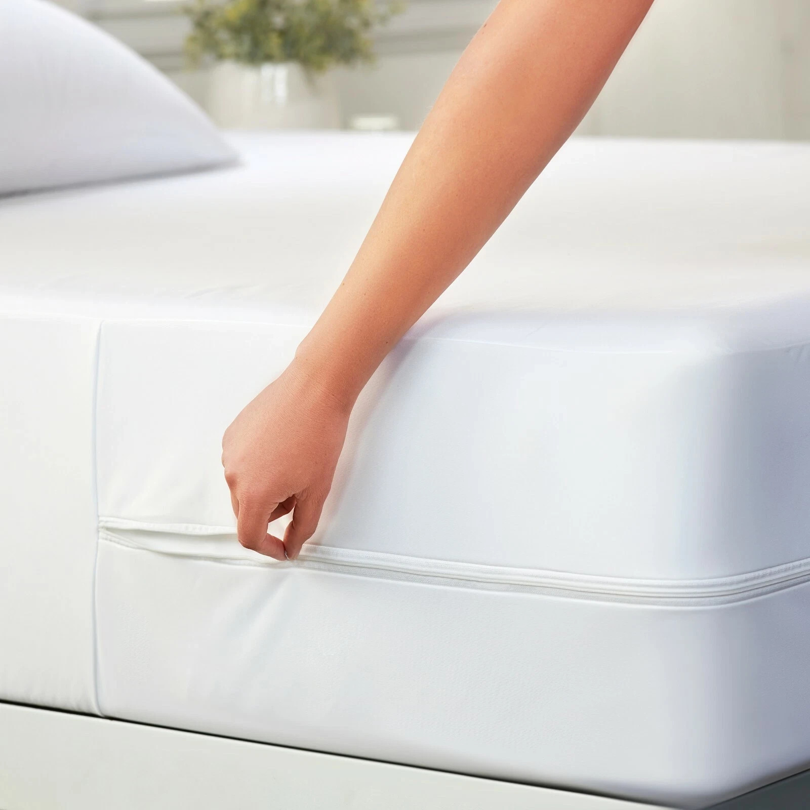 Zippered Mattress Encasement Waterproof Bed Bug Mattress Protector Cover Pad gallery
