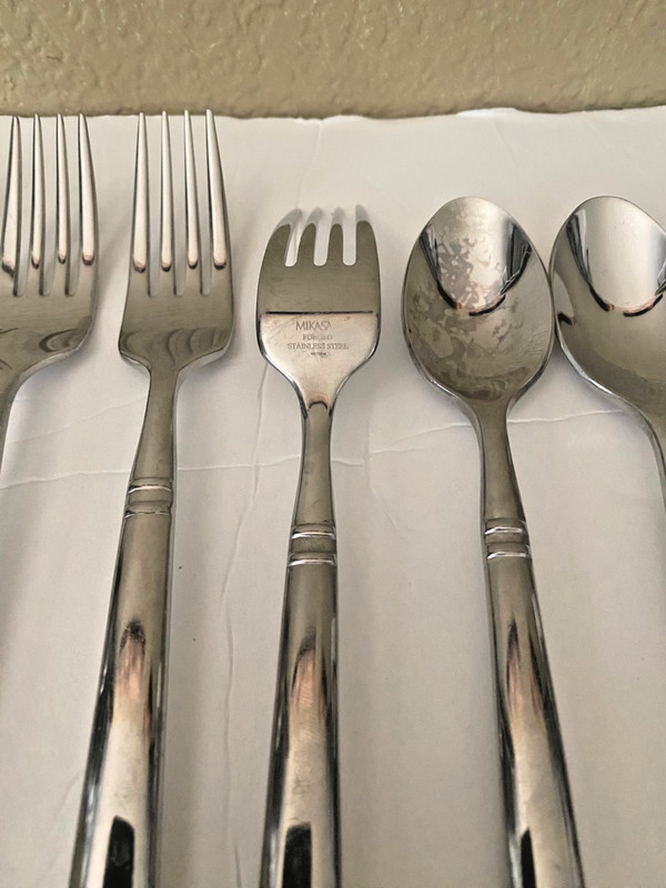 Mikasa Stephanie 20 Pc Flatware Set Forged Glossy Stainless gallery