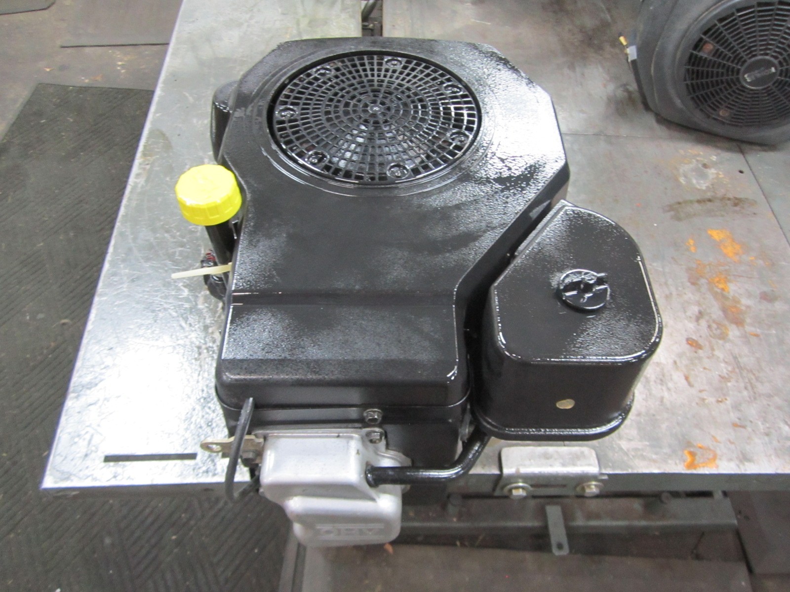 Kohler Command 15 HP CV15 S Vertical Engine / Motor gallery