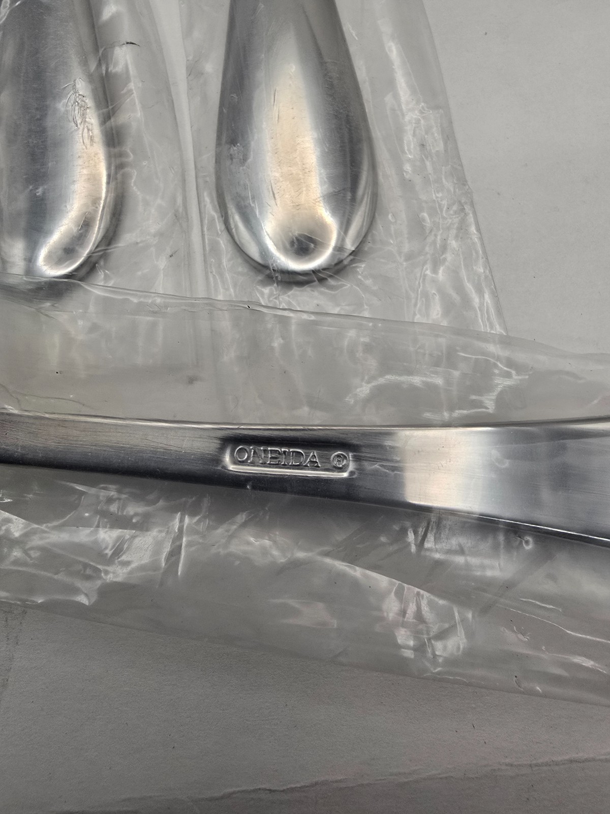 Oneida ICARUS Stainless Dinner Forks Set of 4 NEW gallery