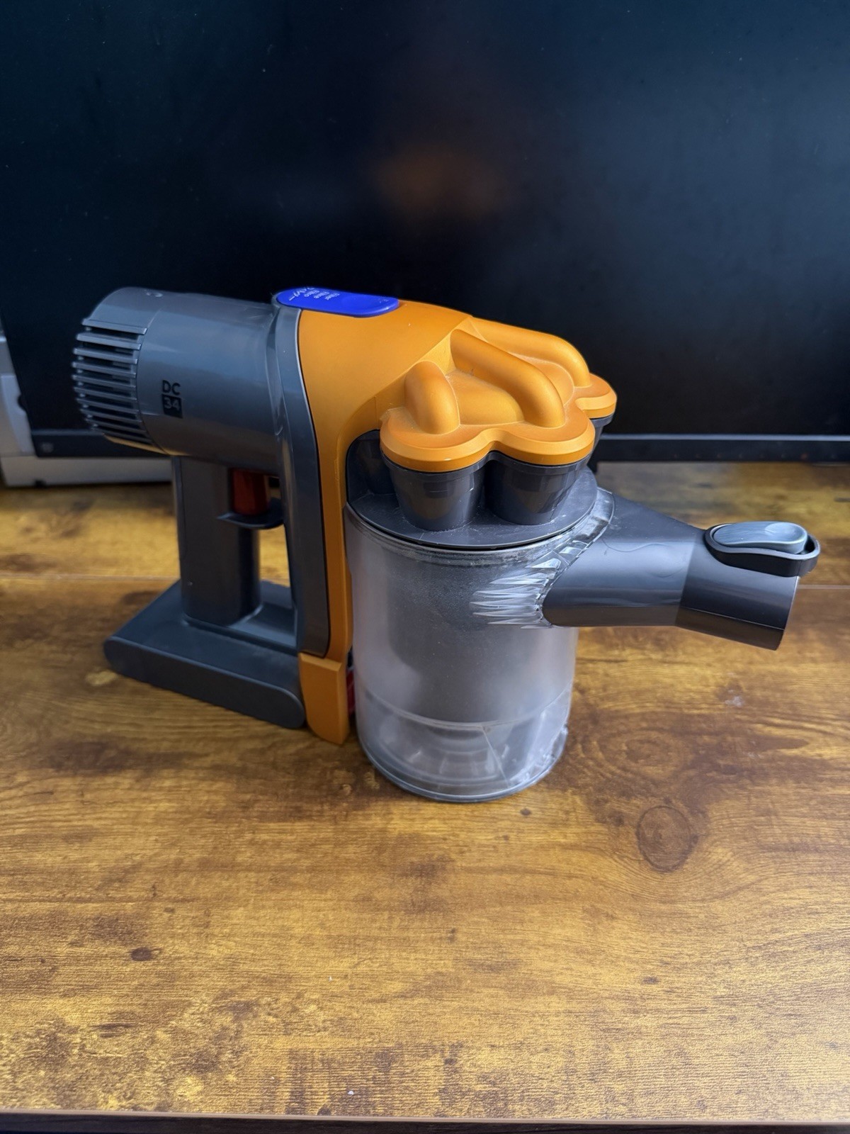 Dyson DC34 Handheld Vacuum Cleaner Multi-Floor, Cordless, Bagless, Rechargeable gallery
