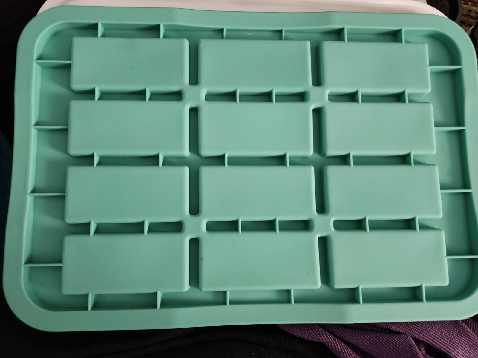 Pampered Chef Snack Bar Maker 15x10” Silicone Pan W Lid gallery