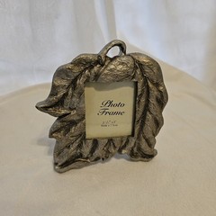 3D Leaf Picture Frame Silver/Gold Tone 6x6x1 In. Holds 2.5×3 In Photo.