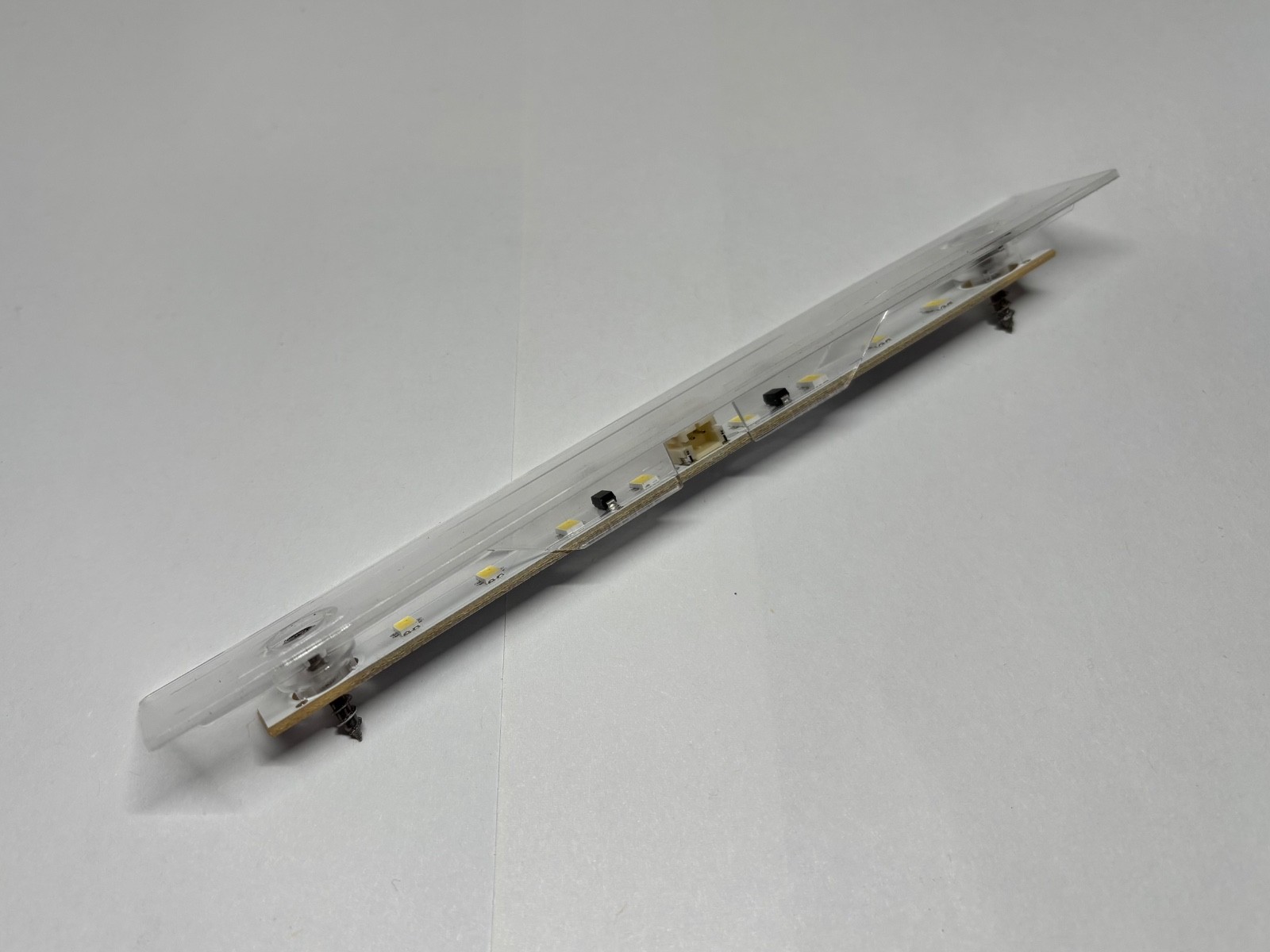 Liebherr 607156500 Appliance Interior Light, lens and Screws Assembly gallery