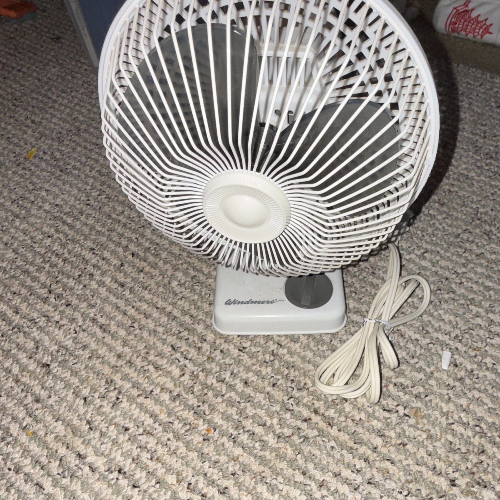 Windmere DF-7 9in White Table/Desk Fan, 3-Speed Dial, Tilt Head, 120V gallery