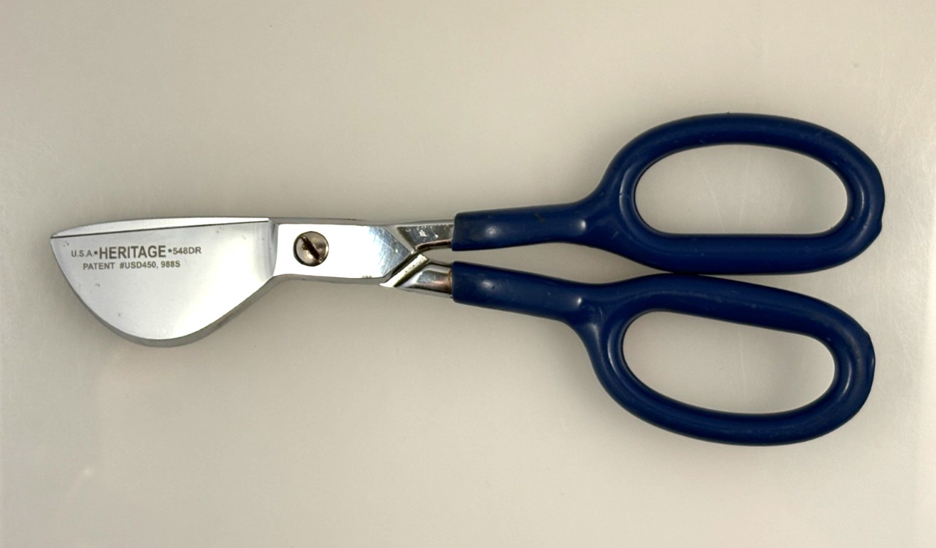 Heritage Cutlery 7'' Duckbill Napping Shear with Ambidextrous Handles - 548DR gallery