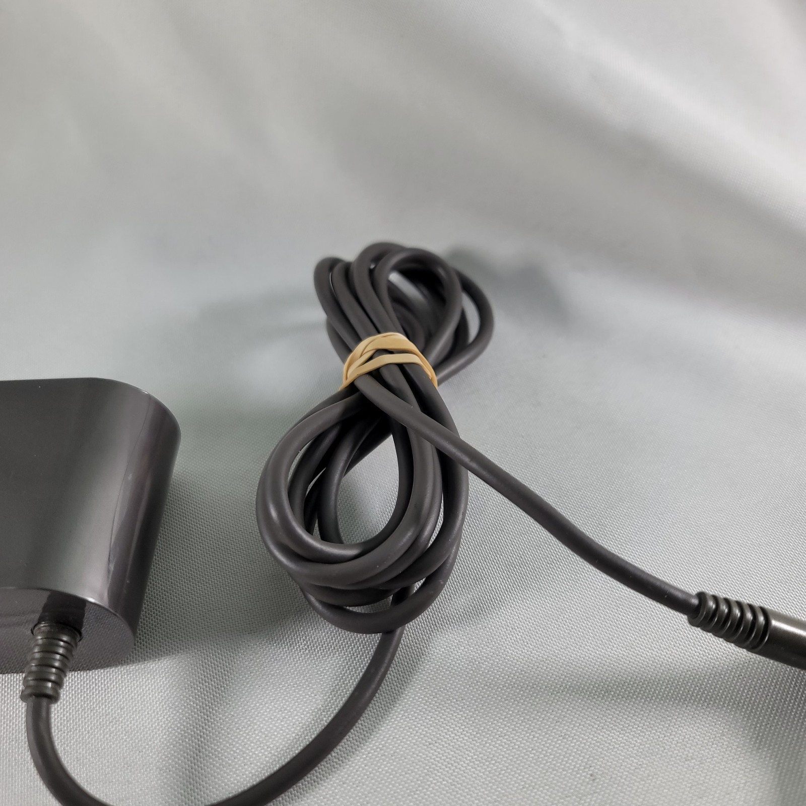 OEM Genuine Dyson Battery Charger Adapter Class 2 Battery Model 217160-02 gallery