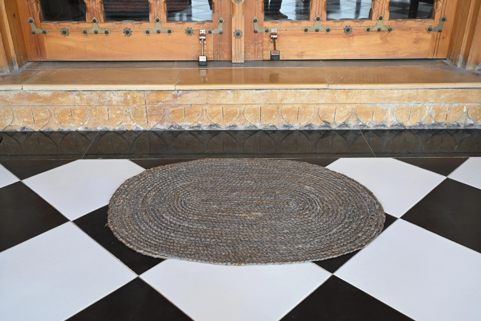 Rugmoda Natural Jute Braided Round 1.5x2 ft Doormat Entryway Farmhouse Rug gallery