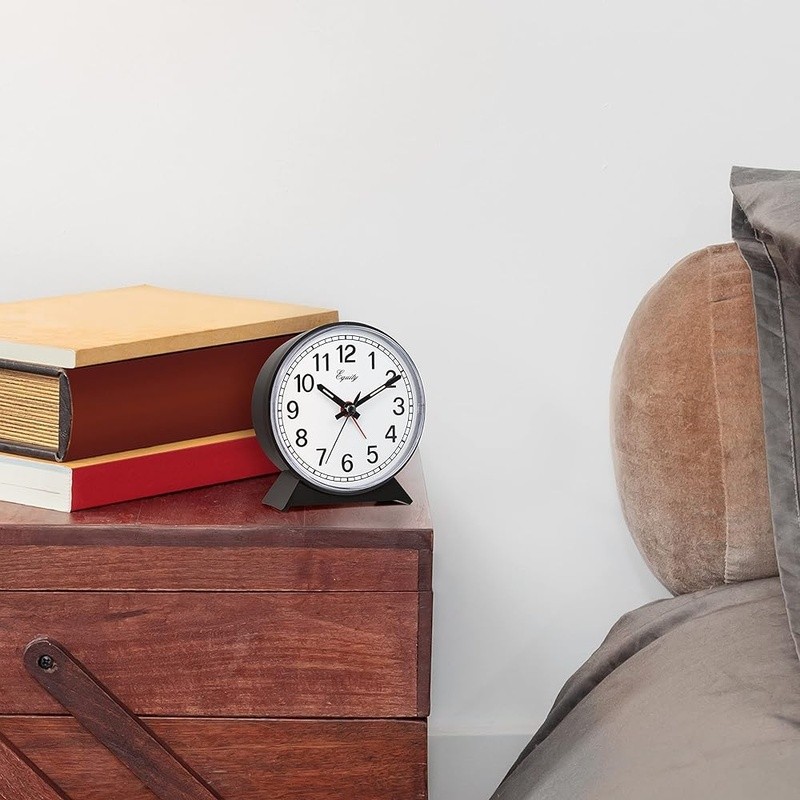 Classic Round Alarm Clock Manual Wind Up Loud Beep Luminous Numbers Indoor Use gallery
