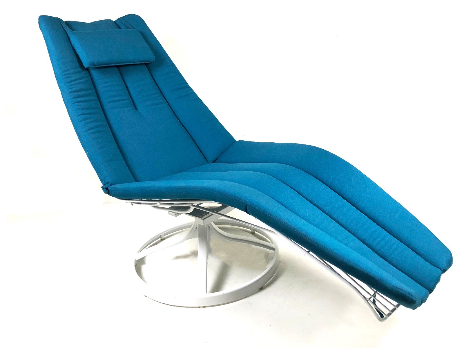 Homecrest Model #105 Siesta Chaise Lounge Cushion with Sunbrella Fabric gallery