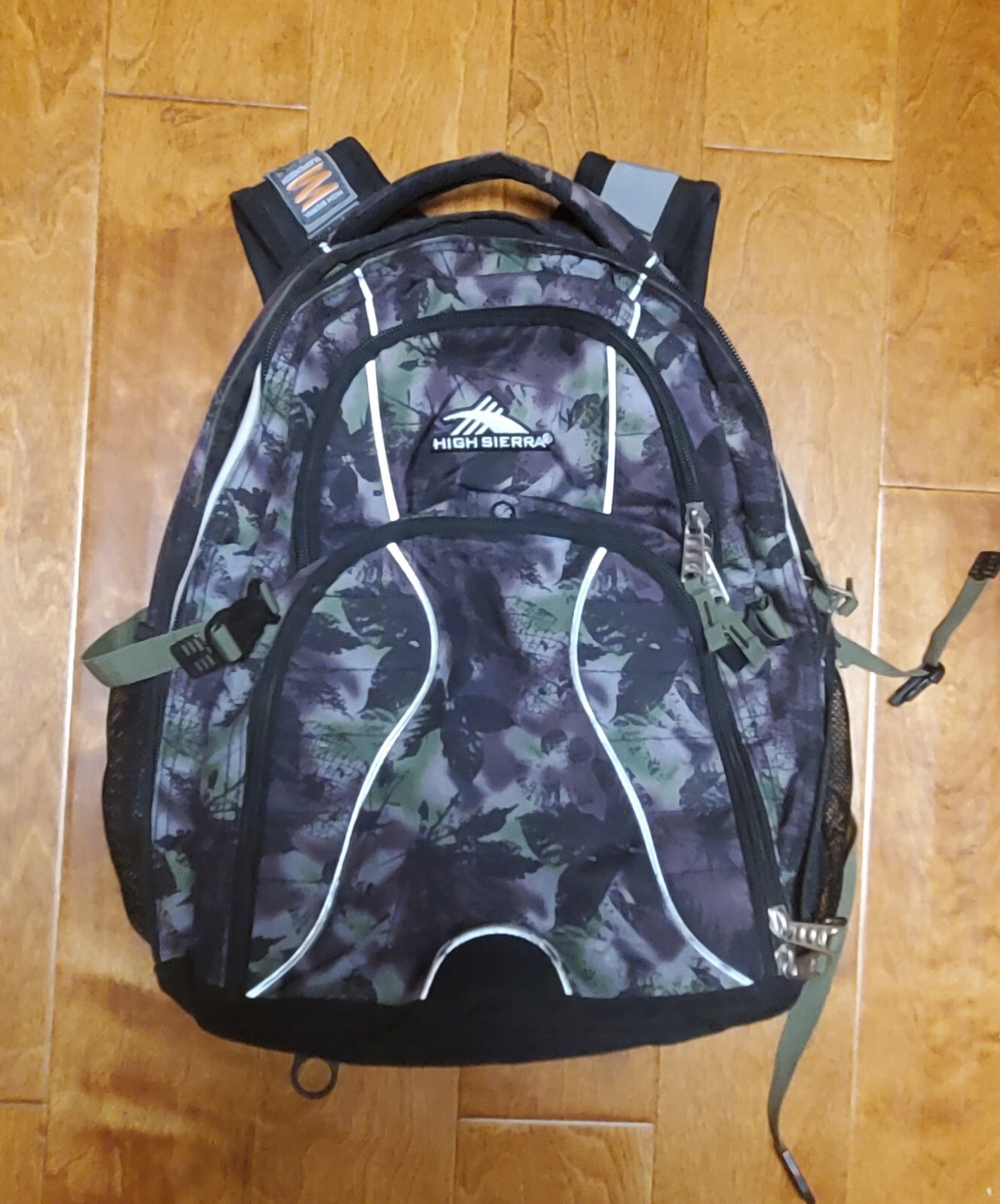 High Sierra Camouflage Back Pack Many Pockets Camo