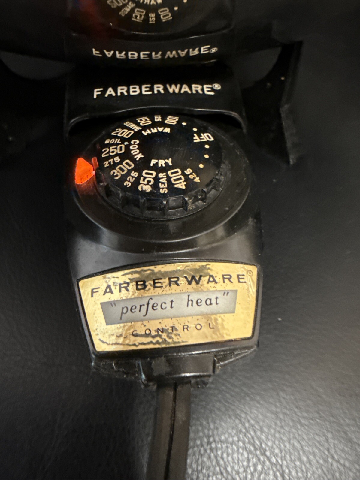 Farberware Electric Wok 14 inch with Lid and Power Plug Model 303 USA Tested! gallery